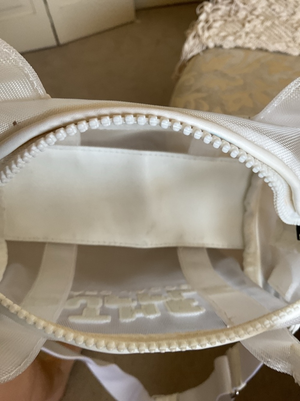 The Duffle Mesh Mini Duffle Bag GUC - Picture 11 of 14